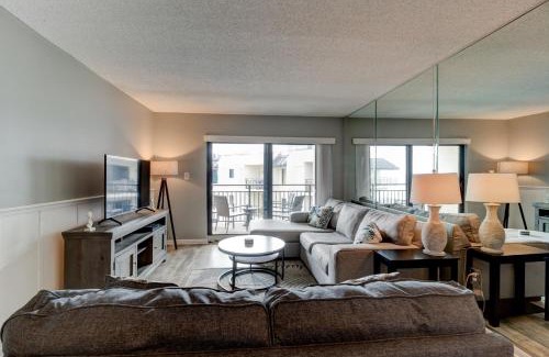 Imperial Heights House | Sunny Ormond Beach SOB Condo Pool No Drive Beach