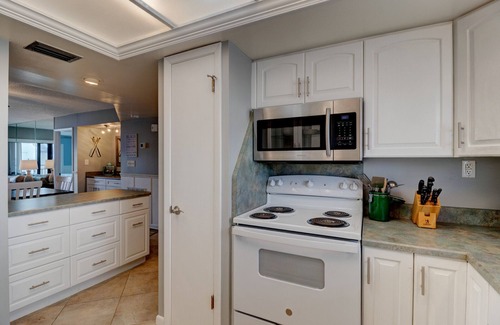 Ormond-by-the-Sea Condo | Sunny Ormond Beach SOB Condo, Pool, No Drive Beach