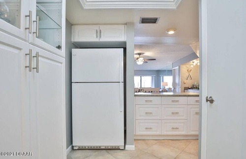 Ormond-by-the-Sea Condo | Sunny Ormond Beach SOB Condo, Pool, No Drive Beach