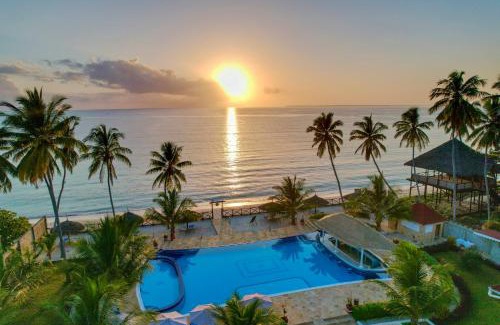 Uroa Hotel | Sunny Palms Beach Bungalows