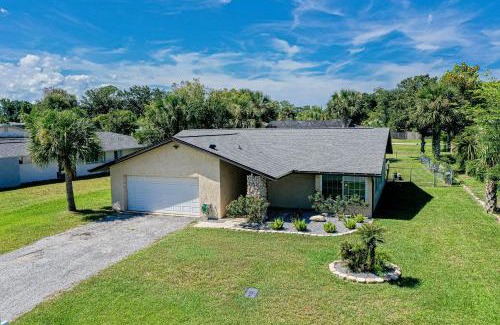 Palm Harbor House | Sunny Palms Getaway