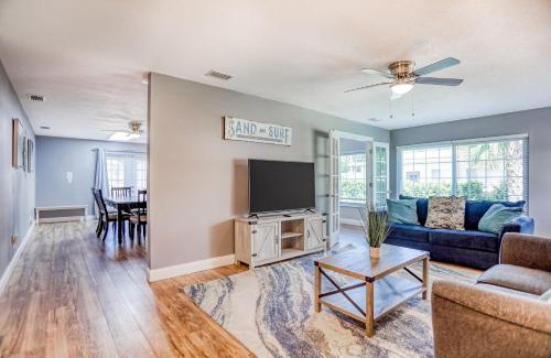 Palm Harbor House | Sunny Palms Getaway