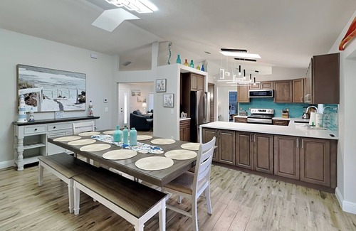 Port Orange House | Sunny Palms Getaway | Pool + Outdoor Game & Pool Table!
