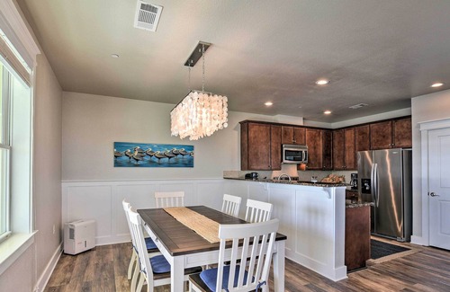 Galveston Condo | Sunny Point West Resort Escape in Galveston!