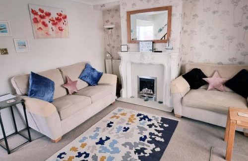 Brighton House | Sunny Queens Park Home - Garden & Private Parking