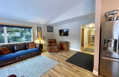 Seward House | Sunny ranch style home large yard pet friendly