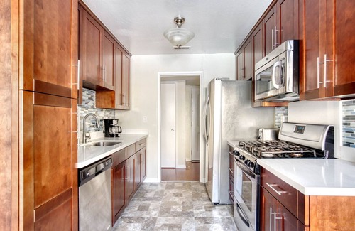 Edgewood Park Apartment | Sunny Redwood City 2BR w/Pool, W/D, Parking, near WF + TJ, by Blueground
