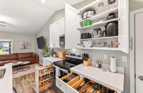 St. Augustine House | Sunny Retreat Near Downtown & Beaches
