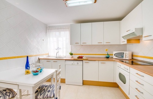 Muro Apartment | Sunny Retreat with Roof Terrace