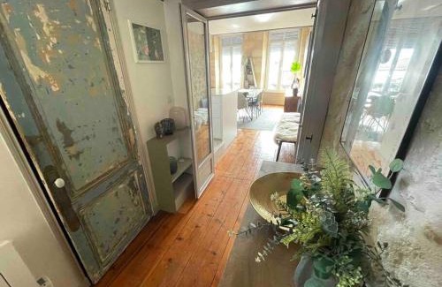 Chartrons Apartment | Sunny riverside apartment