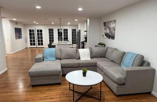 Grantville House | Sunny San Diego, Entire home, Pool, Free Parking, BBQ, Pets allowed, family neighborhood!