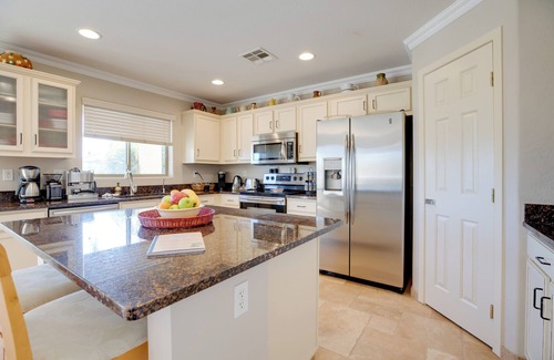 San Tan Valley House | Sunny San Tan Valley Home w/Grill on Golf Course!