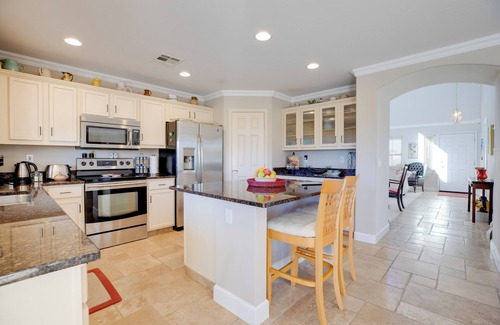 San Tan Valley House | Sunny San Tan Valley Home w/Grill on Golf Course!