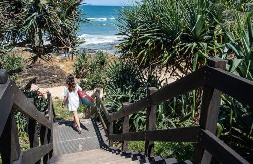 Coolum Beach Apartment | Sunny Seaside Retreat in Coolum Beach