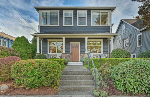 Seattle House | Sunny Seattle Home with Deck about 6 Mi to Downtown