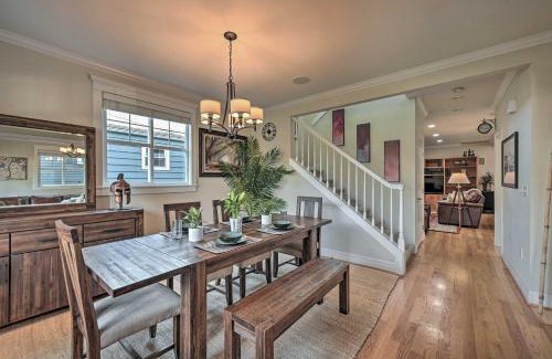 Seattle House | Sunny Seattle Home with Deck about 6 Mi to Downtown