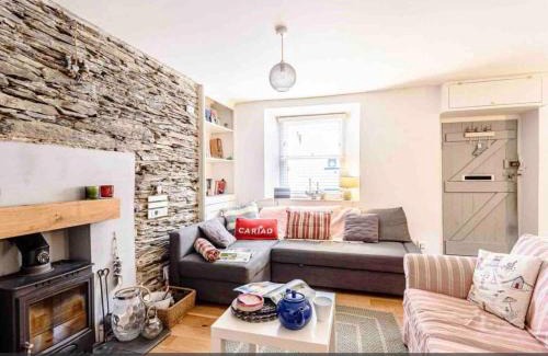Aberdovey House | Sunny Shores