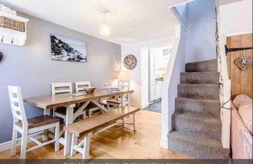 Aberdovey House | Sunny Shores