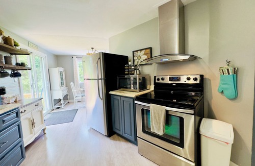 Lambton Shores House | Sunny Shores Retreat, Sunny Shores Retreat