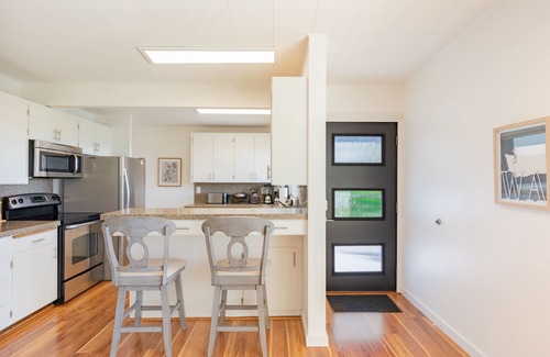 Freeland House | Sunny Side Island Retreat by AvantStay | Backyard