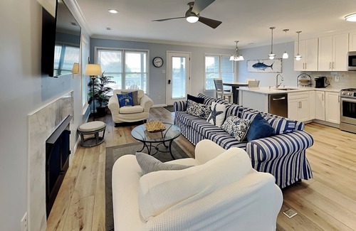 Topsail Beach House | Sunny Skies Ahead | Community Beach Access + Pool!