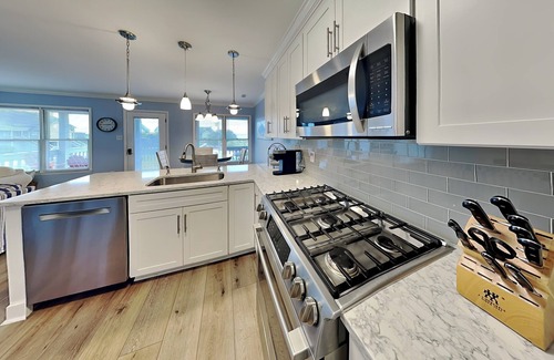 Topsail Beach House | Sunny Skies Ahead | Community Beach Access + Pool!