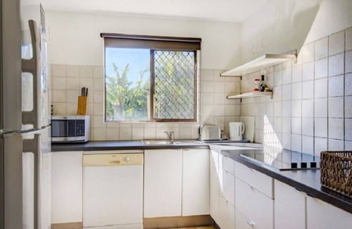 Byron Bay Apartment | Sunny Somerset 2B located opp Byron Bay markets