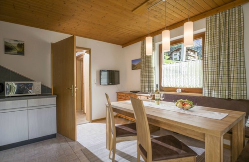Vorderlanersbach Apartment | Sunny south-facing slope, detached, directly at the ski area Zillertal 3000, W-LAN