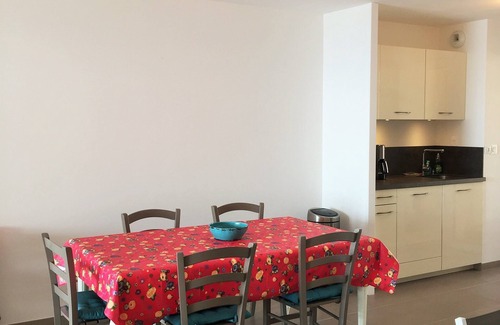 Palavas-les-Flots Apartment | Sunny & spacious 2BR condo on beach 5min to shops