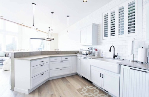 Arch Cape House | Sunny, Spacious 3500 sq ft Beach House w/Ocean Views, Gourmet Kitchen, Local Art