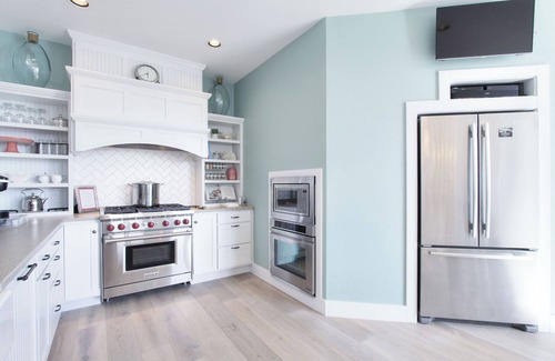 Arch Cape House | Sunny, Spacious 3500 sq ft Beach House w/Ocean Views, Gourmet Kitchen, Local Art