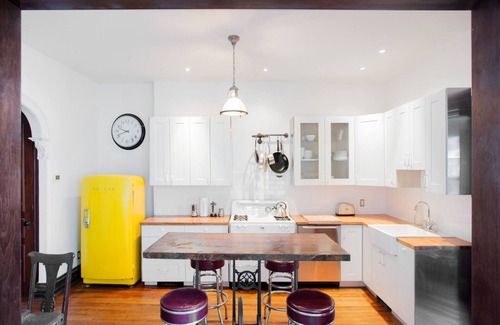 Hudson Apartment | Sunny, Spacious & Central: Fedora