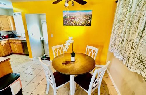 Covedale House | Sunny Stay Bright and Cozy Suite 1