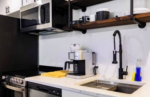 United Central Apartment | Sunny Studio