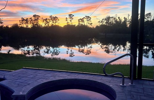 Pine Valley House | Sunny Suite Retreat! – 7 Bed, 4 Bath, FREE Heated Spa & Pool