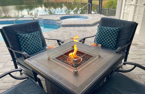 Pine Valley House | Sunny Suite Retreat! – 7 Bed, 4 Bath, FREE Heated Spa & Pool