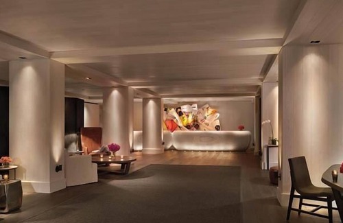 Waikiki Resort | Sunny Suite w/ King-Sized Bed & Private Terrace