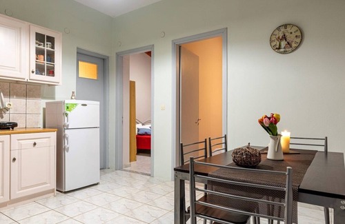 Pylos-Nestoras Apartment | Sunny Summer Retreat - Perfect Location & BBQ