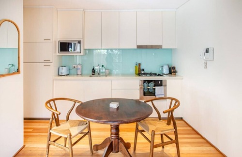 Bondi Beach Apartment | ★ Sunny Terrace in the Heart Of Bondi Beach ★