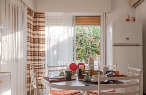 Historical Center House | Sunny Three Bedroom House near the beach