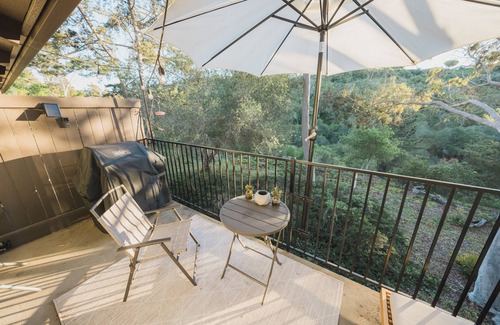 Alta Mesa Condo | Sunny, tranquil condo w/pool, spa, forest view - 5 mins to beach