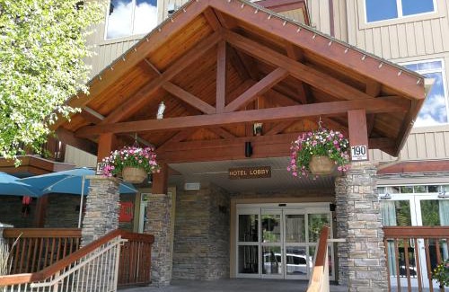 Canmore Apartment | Sunny Tranquil Woods Turret in Falcon Crest Lodge