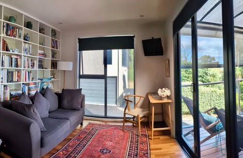 West Launceston House | Sunny treetop retreat with stunning views of the city and mountains