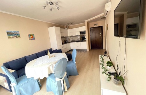 Primorski Apartment | Sunny Varvara Apartment