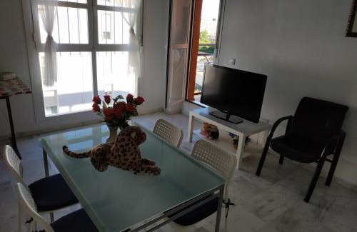 Sevilla Este Apartment | Sunny view Apartment with Five Beds check out 2 pm