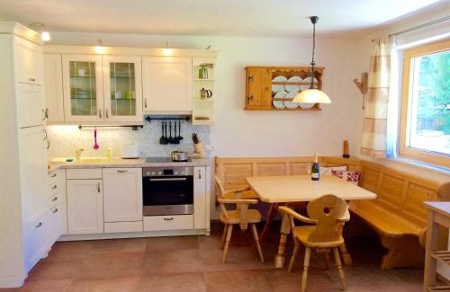 Bad Kleinkirchheim Apartment | Sunny Villa