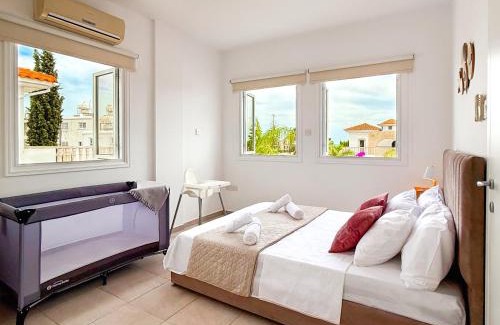 Pyla Villa | Sunny Villa with Hot Tub, Garden and 2 Bedrooms, 5 Minutes to the Beach