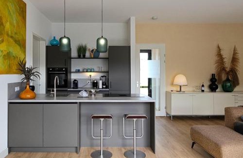 Zeewolde House | Sunny Villa with Private Terrace, cleaning included
