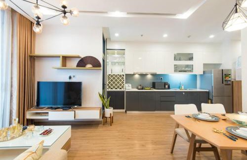 Ngoc Khanh Apartment | Sunny Vinhome Metropolis Apartment