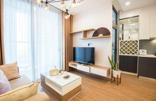 Ngoc Khanh Apartment | Sunny Vinhome Metropolis Apartment